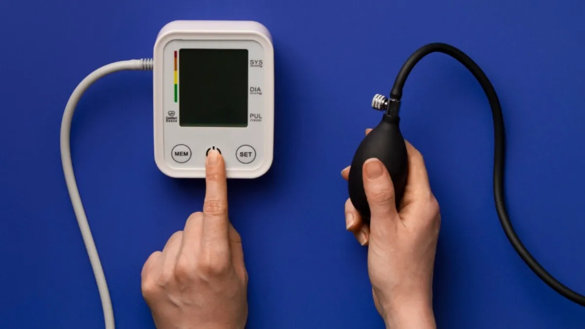 जब बढ़ जाए ब्लड प्रेशर, तो किन-किन चीजों से परहेज करना चाहिए, वरना पड़ सकते हैं लेने के देने