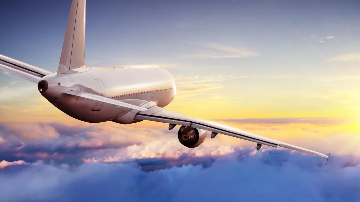 समर वेकेशन पड़ करता है महंगा! ईंधन महंगा होते ही एयरलाइंस ने दिया किराया बढ़ाने का संकेत