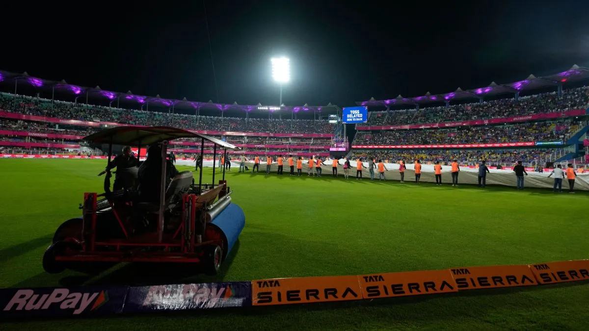 RCB vs RR Pitch Report: गुवाहाटी में क्या फिर होगी रनों की बरसात या गेंदबाज रहेंगे हावी? जानें कैसा रहेगा पिच का मिजाज