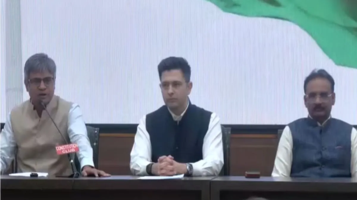 AAP संसदीय दल में टूट! राघव चड्ढा बोले- हमारे साथ पार्टी के दो-तिहाई सांसद