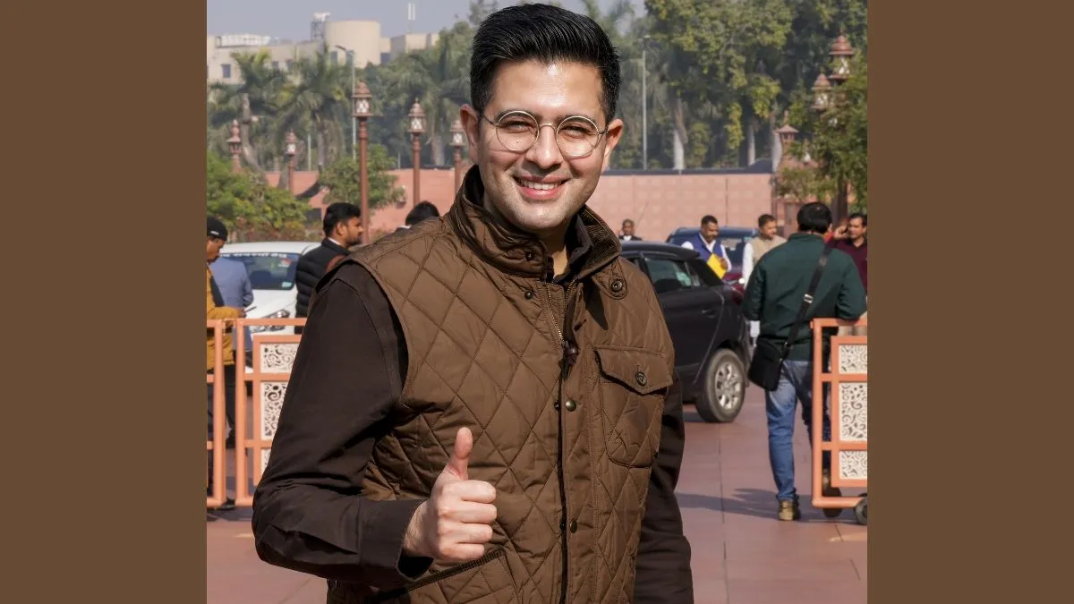 AAP’s Raghav Chadha Joins BJP Live: AAP में आया बड़ा भूचाल, राघव चड्ढा के साथ 6 सासंदों ने छोड़ा साथ, देखें हर अपडेट