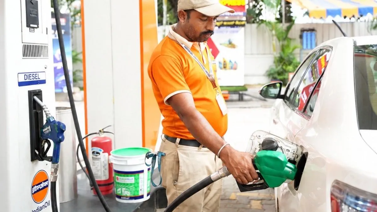 देश के किसी भी हिस्से में पेट्रोल-डीजल की कोई किल्लत नहीं, तेल की कमी पर Indian Oil ने दिया ये जवाब