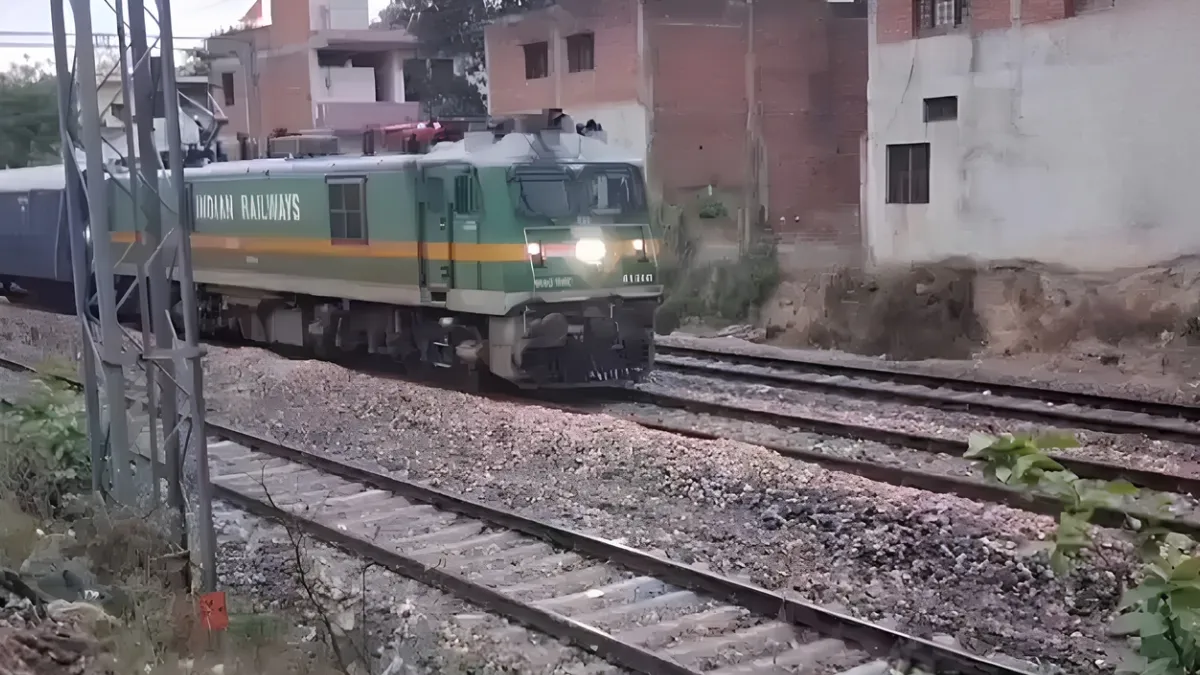 730 दिनों के लिए बंद होगा कानपुर-फर्रुखाबाद रेल रूट, 50 से ज्यादा ट्रेनें रहेंगी रद्द, जानिए क्या है प्लान