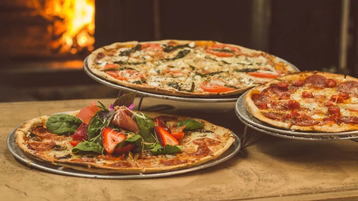 बारिश में Pizza लेकर आए डिलीवरी ब्वॉय को शख्स ने दिया ऐसा सरप्राइज, सोशल मीडिया पर जमकर हुई तारीफ