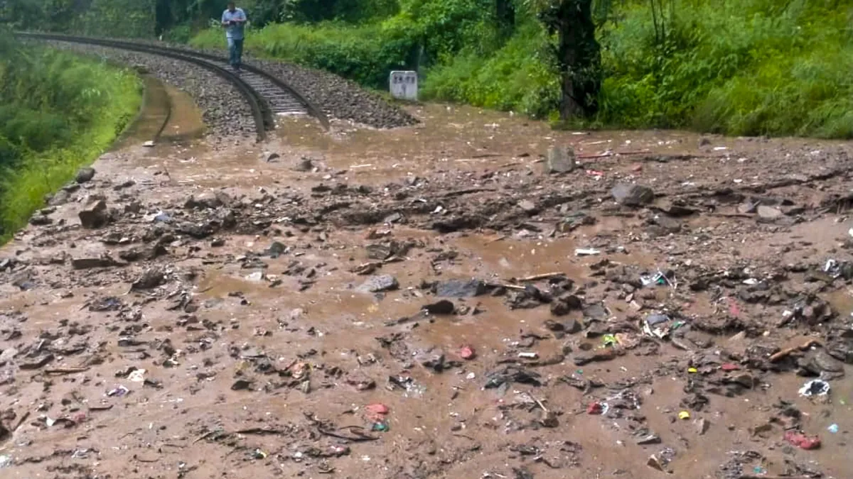 हिमाचल में बारिश का कहर जारी, मानसून के कारण 253 मौतें, 98 सड़कें बंद, 107 ट्रांसफॉर्मर ठप