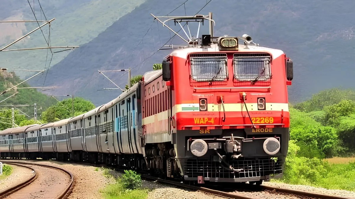 रक्षाबंधन पर रेलवे का तोहफा! दिल्ली से चलेंगी स्पेशल ट्रेनें, चेक करें रूट और टाइमिंग