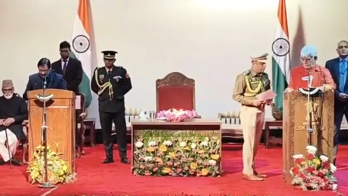 जम्मू-कश्मीर में मंत्रिमंडल विस्तार, श्रीनगर के लोक भवन में 4 नए मंत्रियों ने ली शपथ, कांग्रेस अब भी सरकार से बाहर